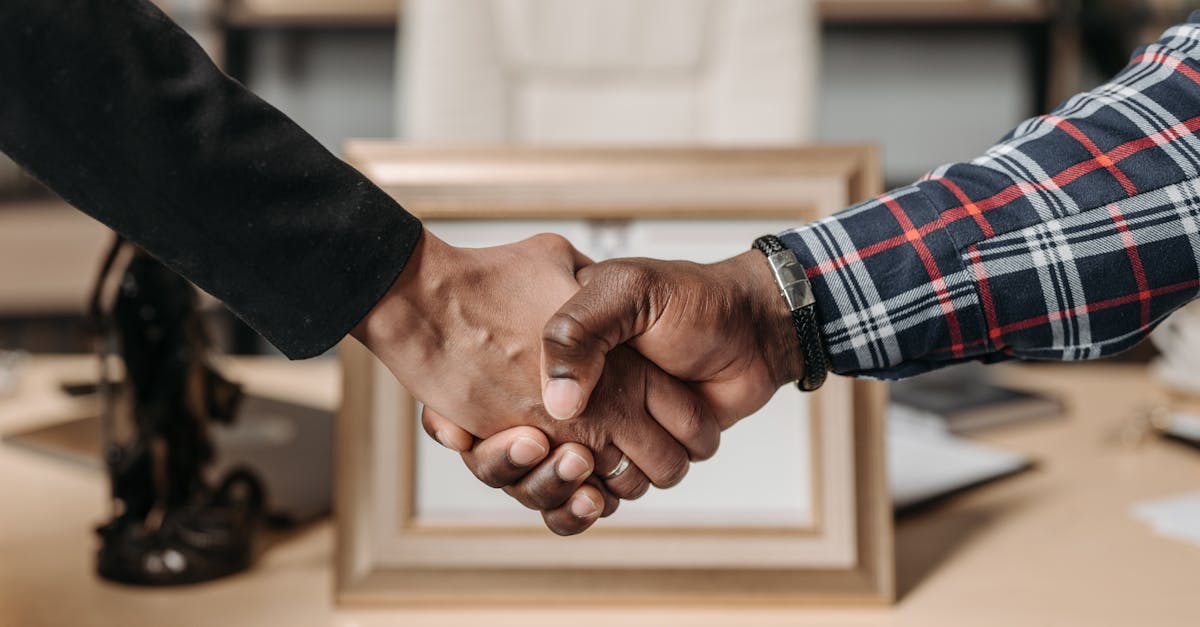 短信轰炸源码实名账号：流量卡的SIM卡大小和同步技术